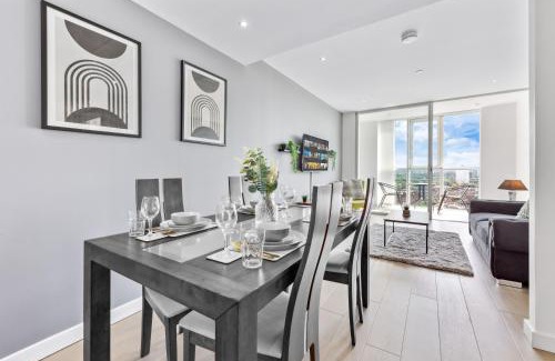 Vauxhall Bed & Breakfast | Sky Scraper London Luxury 1BR Roof Terrace and Gym