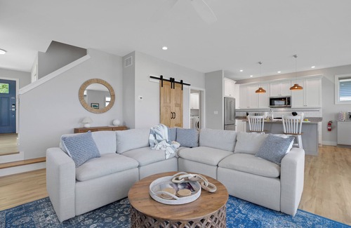 Brooklyn House | Skye Retreat : Your Cozy Autumn Retreat on Wamplers Lake