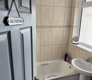 Exeter House | Skye Terrace, cosy 2 bed close to the city centre.