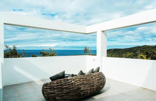 White Sand Beach Resort | SkyeBay Club