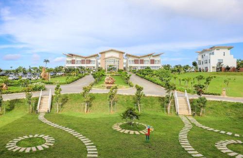 White Sand Beach Resort | SkyeBay Club