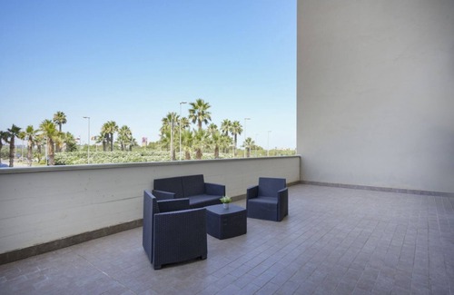 Municipio 5 Apartment | SkyGate - Gold - bright room with private bathroom