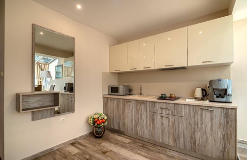 Plovdiv Center Apartment | Skylight Business Suite