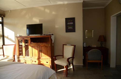 Harrismith Bed & Breakfast | Skylight Lodge