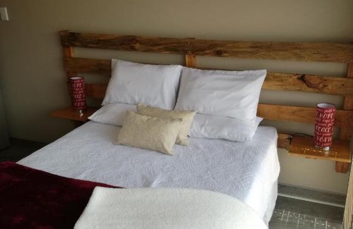 Harrismith Bed & Breakfast | Skylight Lodge