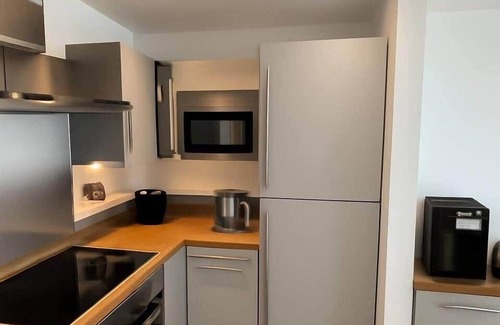Canary Wharf Apartment | Skyline Oasis | Skyview | 1BR | 1BA | 3Guest