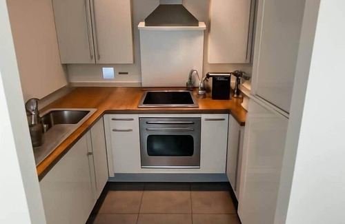 Canary Wharf Apartment | Skyline Oasis | Skyview | 1BR | 1BA | 3Guest