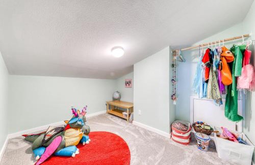 Country Club Estates House | Skyline Serenity