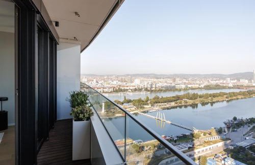 Kaisermuhlen Apartment | Skyline Suite - Danube-View Balcony & Pool
