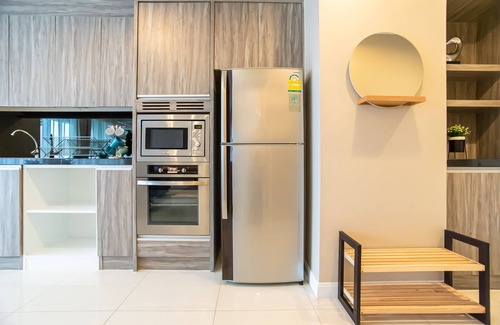 Khlong Toei Apartment | SKYVIEW@MRT/7-Eleven/Gym/POOL/Hi-SWifi/ETS