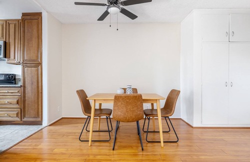 Sherman Oaks Apartment | Sleek Sherman Oaks 1BR w/Pool, Gym, Lounge, near TJ + WF, by Blueground