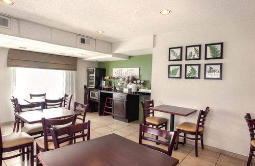 Talbot's Corner Hotel | Sleep Inn Nashville Downtown Opryland Area