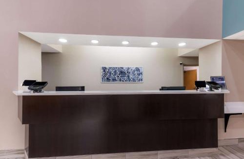 Paw Creek Hotel | Sleep Inn Northlake