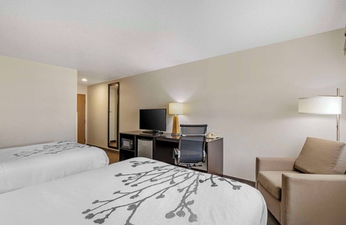 Charles City Hotel | Sleep Inn & Suites Charles City