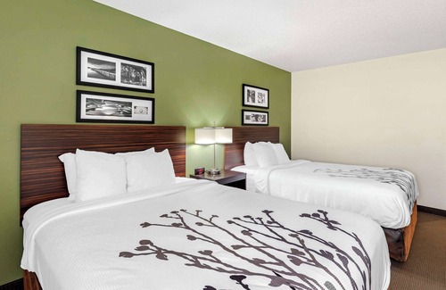Charles City Hotel | Sleep Inn & Suites Charles City