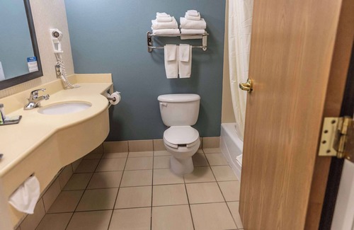 Evansville Hotel | Sleep Inn & Suites Evansville - Casper