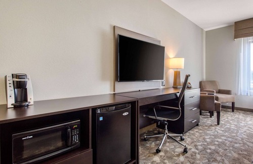 Town of Wawayanda Hotel | Sleep Inn & Suites Middletown - Goshen