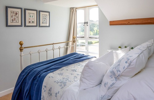 Marshwood Cottage | Sleeping three guests, this beautiful holiday home is ideal for a small family.