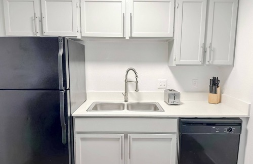 Windsor Park Apartment | Sleepover : Homey 1BA/BA + Gym - Austin TX