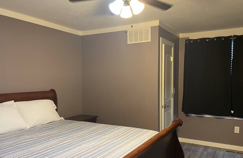 Dale House | Sleeps 11 - Minutes to Holiday World