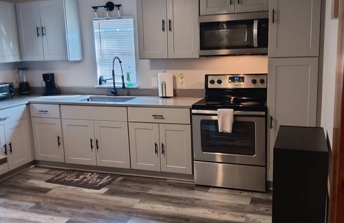 Central City House | SLEEPS 12 IN THE HEART of Corpus Christi. CENTRAL Location, HEB, RESAURANTS.