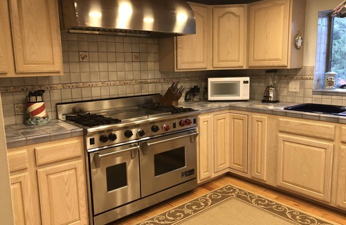 North Eastham House | SLEEPS 12! Kettle POND or First Encounter Bay Beach - Huge Family Home AC/WiFi