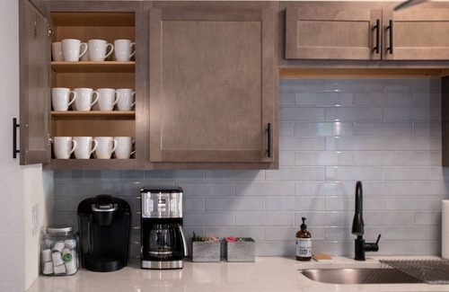 Berkley House | Sleeps 16 - Minutes to Downtown DENVER! Red Rocks! Great Backyard!