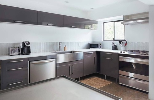 Warm Sands Hotel | Sleeps 17 | Entire Boutique Hotel | Hotel El Cid