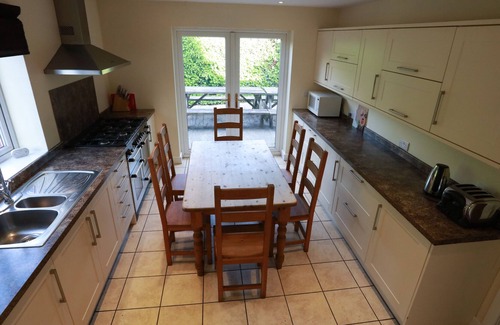 Peak District National Park House | Sleeps 19 . Ideal for families stags & hens.7 en-suite bedrooms . Large lounge