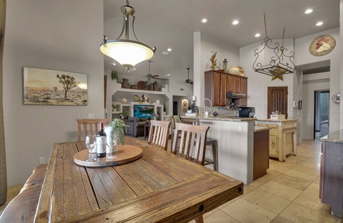 Cave Creek House | Sleeps 20, Patio Teppanyaki Grill, 2 Spas, Pool+