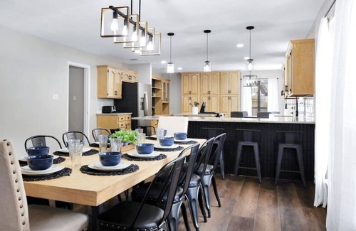 San Antonio House | Sleeps 21! Private Oasis in the City