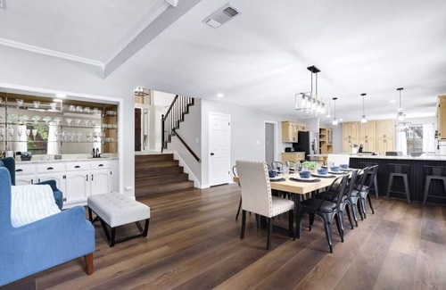 San Antonio House | Sleeps 21! Private Oasis in the City