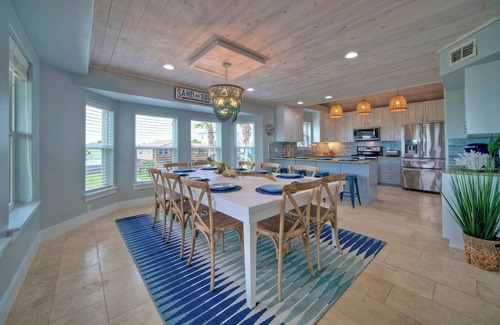 Leeward Sands House | Sleeps 22 | 2 Homes w/Private Pool, Game Room, Nature Views | 7 BDR | AvantStay