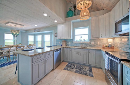 Leeward Sands House | Sleeps 22 | 2 Homes w/Private Pool, Game Room, Nature Views | 7 BDR | AvantStay