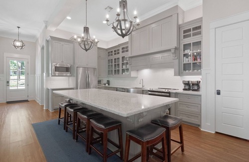 Brookeland House | Sleeps 22! First Class home with 2 master suites on Lake Sam Rayburn!