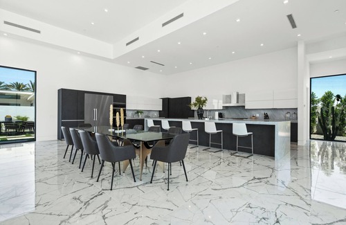 Indio Villa | Sleeps 23 | Pool, Hot Tub, & Putting Green | Minutes to Golf | Bravo Villa #7