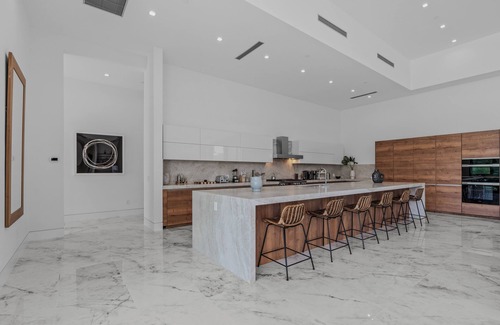 Indio House | Sleeps 25 | 2 Luxury Villas w/Pool + Spa, Putting Green | Bravo by AvantStay