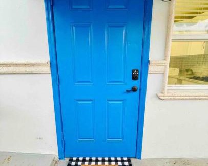 West Little Havana Apartment | Sleeps 3, Cozy, Boho Style, in the heart of Miami -free parking