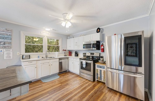 Beaufort House | Sleeps 6/Pets Yes/Marine Corps Air Station Beaufort/Upper Lvl/Parris Isl