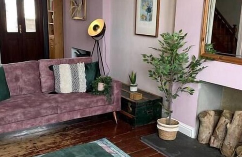 Penarth House | Sleeps 7 with views of Cardiff Bay