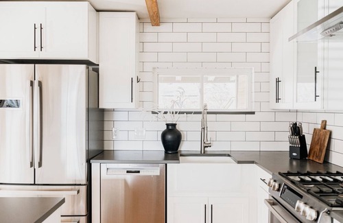 Barths House | Sleeps 8-Hot tub-Fire Pit-Grill-10min to DT