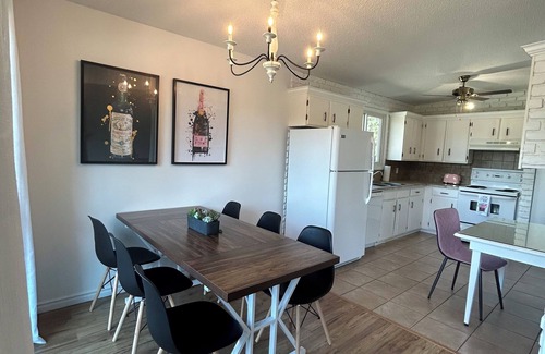 Canyon Meadows House | Sleeps 8/South Calgary Spruce Meadows/Fish Creek