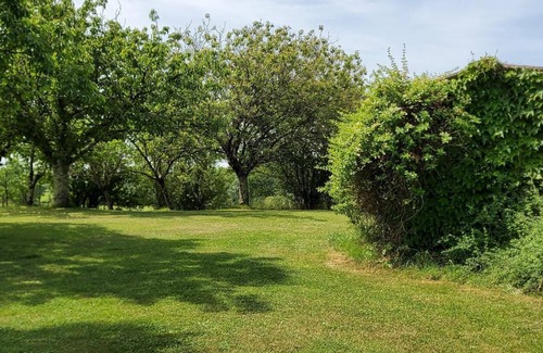 Laussou House | Sleeps 8 with Pool and Pet-Friendly