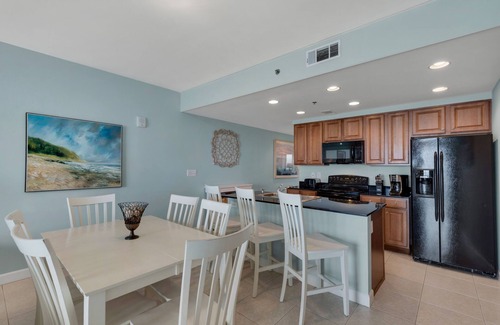West Panama City Beach Condo | SLEEPS 9 - SPOTLESS OWNER MANAGED CONDO; BEACH FRONT, CLOSE TO PIER PARK!