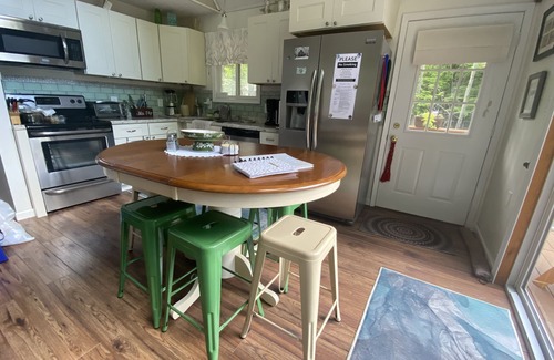 Hamlin Ski Chalet | Sleeps six humans + two dogs!