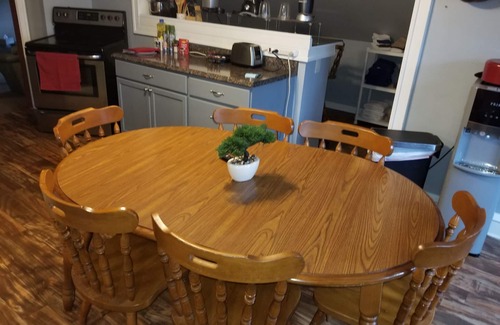 Milwaukee House | Sleeps up to 30 people comfortably, there's karaoke pool table and so much more.