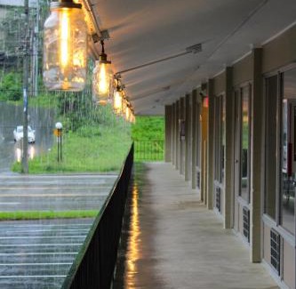 Gatlinburg Hotel | Sleepy Bear Motel