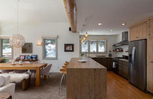 Warm Springs House | Slope-Side Chic Home with Hot Tub