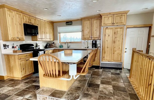 Salt Lake Mountain Resorts House | Slopeside by Cottonwood Lodging