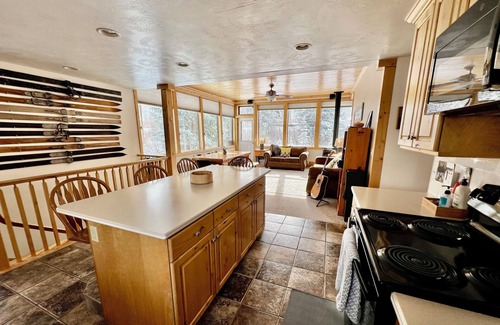 Salt Lake Mountain Resorts House | Slopeside by Cottonwood Lodging